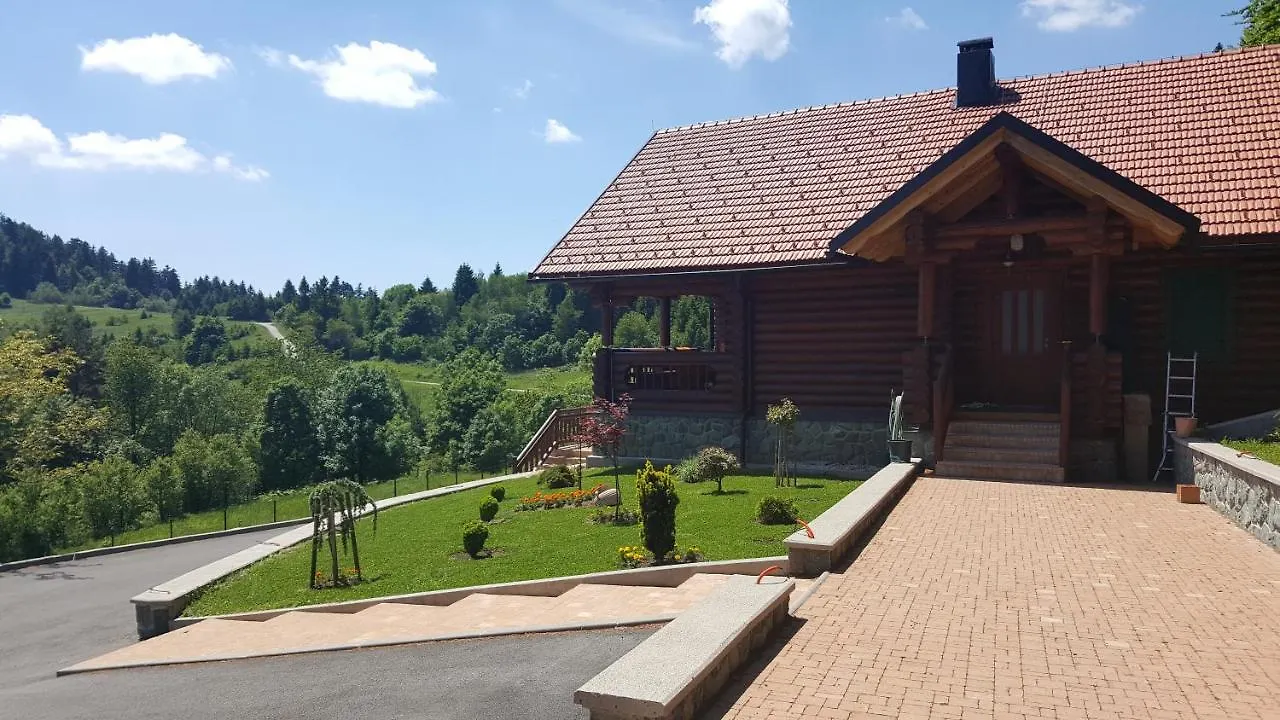 Chalet Mit 7.000 M2 Land Und Wunderschoene Aussicht Skrad